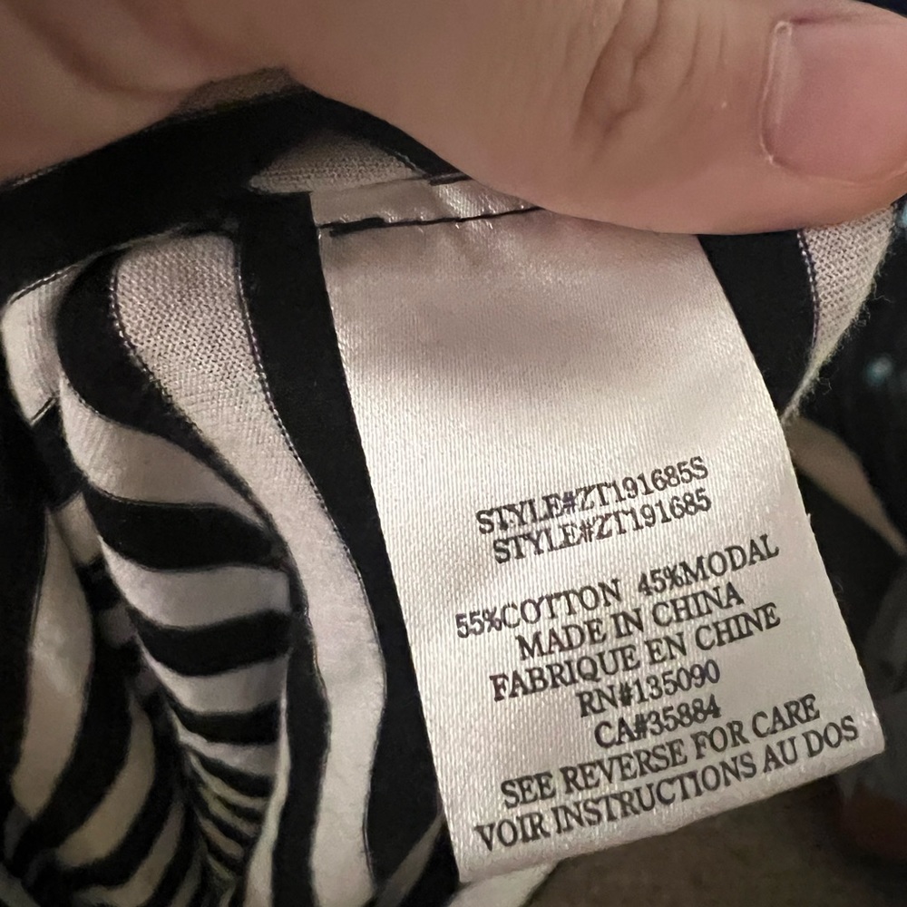 Z Supply Striped V-Neck Tee - Picture 4 of 5